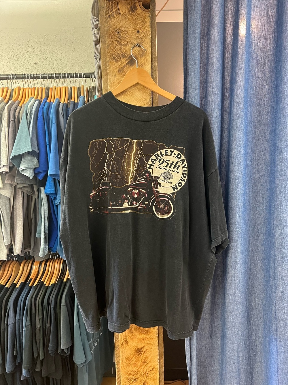 Vintage Harley Davidson 95th Anniversary Victoria BC Black Tee